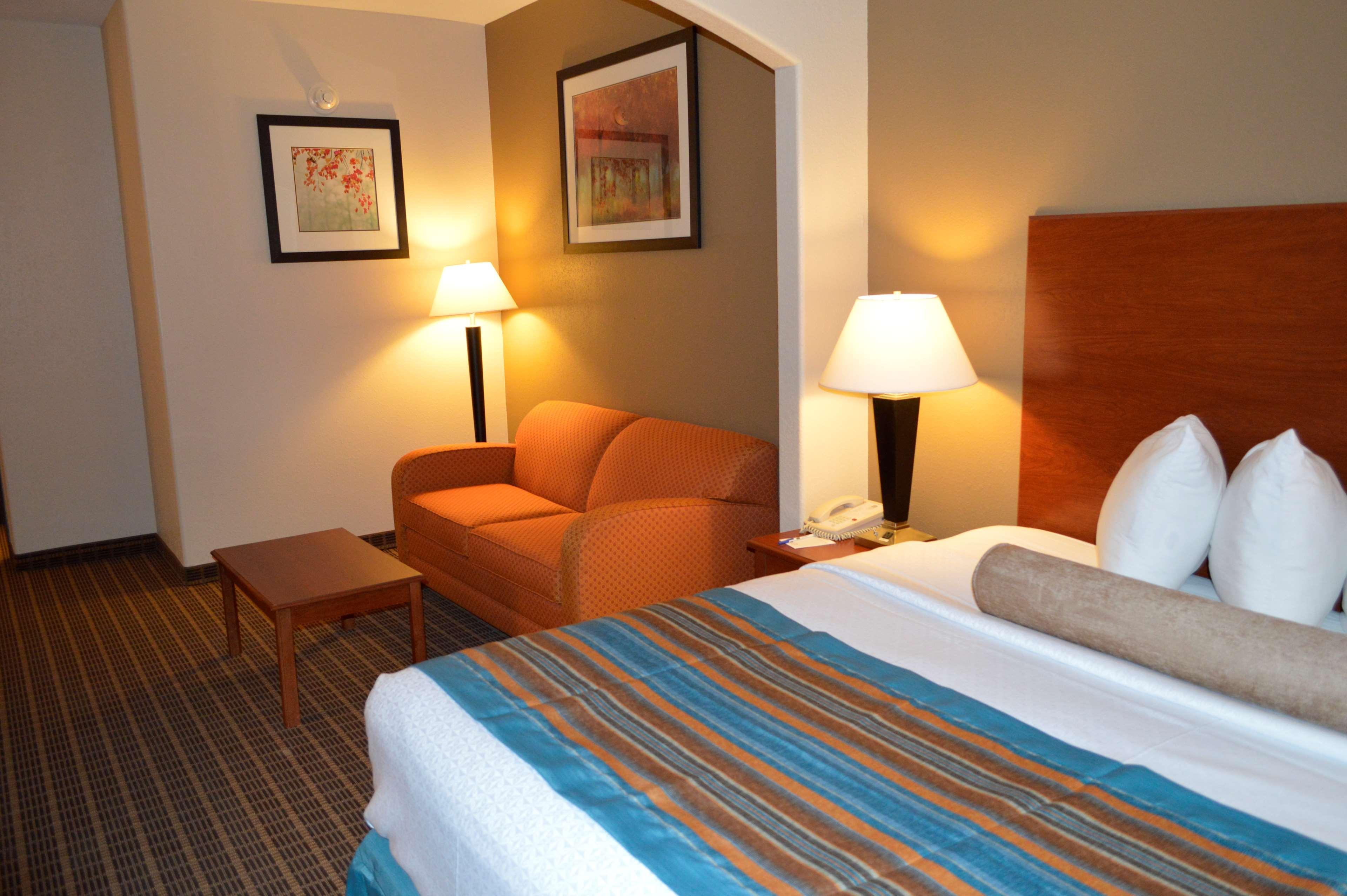 Best Western Orange Inn & Suites Екстер'єр фото