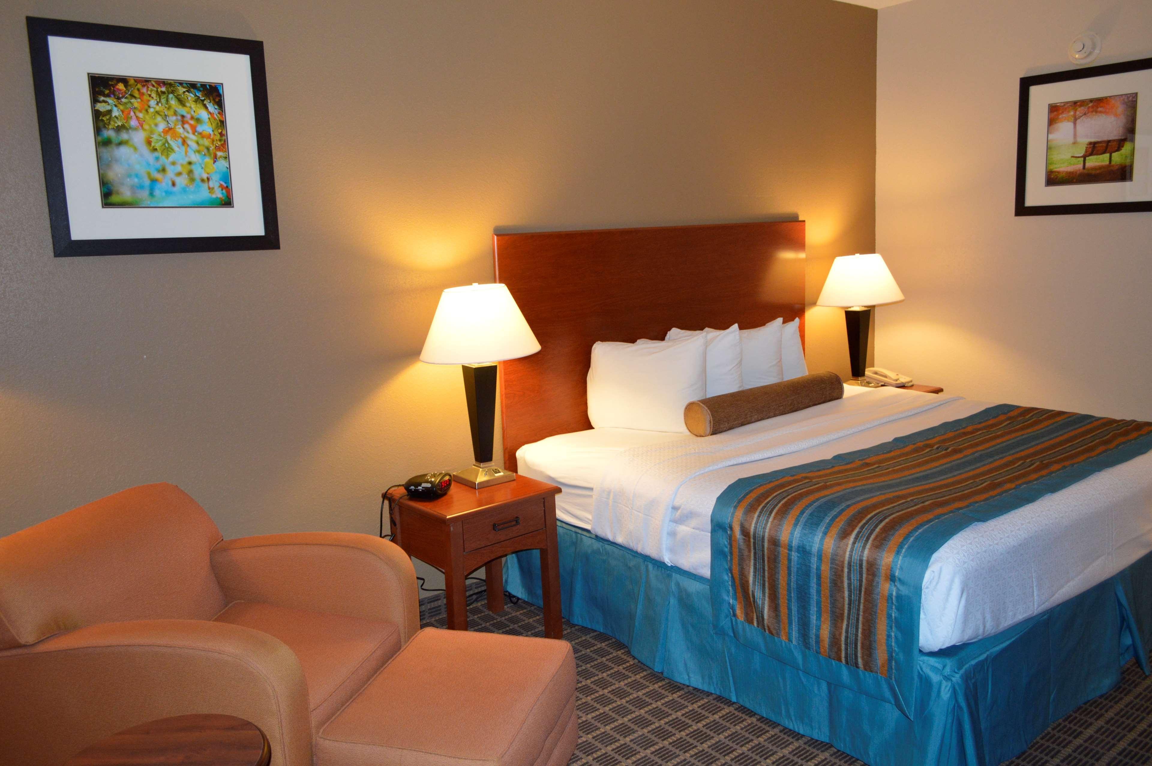 Best Western Orange Inn & Suites Екстер'єр фото