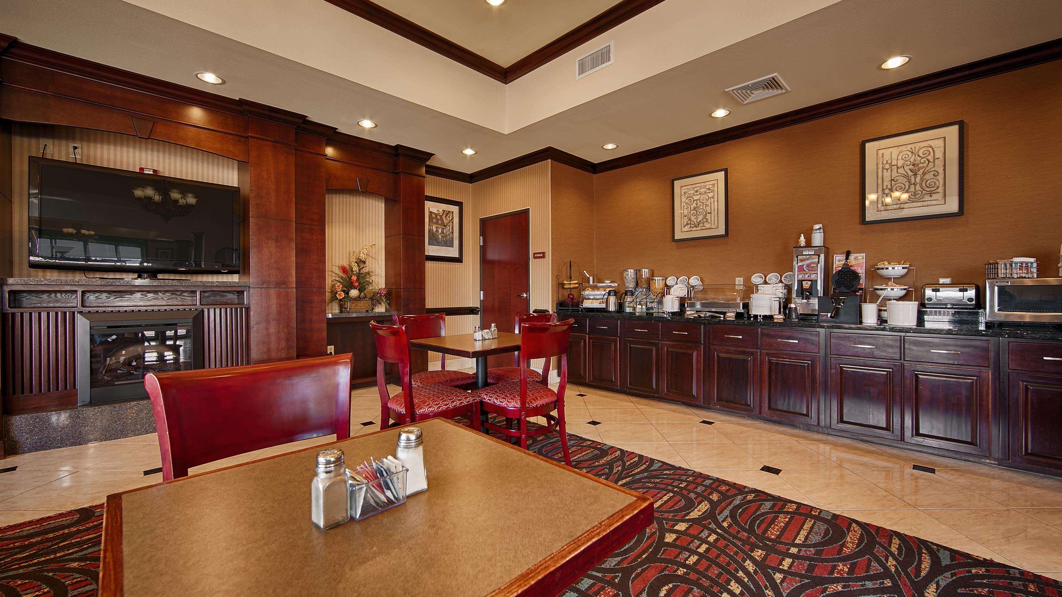 Best Western Orange Inn & Suites Екстер'єр фото